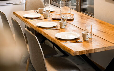 Rukatunturintie 8 G2: Meubles, Table, Sol, Bois, Design Intérieur, Table Cuisine Et Salle A Manger, Salle À Manger, Vaisselle, Sol, Chaise