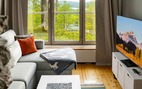 Rukatunturintie 8 G2: Meubles, Appareil Électronique, Design Intérieur, Télévision, Téléviseur, Sol, Sol, Électroménager, Salon