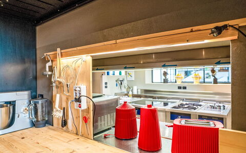Idea 18: Design Intérieur, Plafond, Sol, Éclairage, Meubles, Cuisine, Sol, Comptoir, Luminaire, Pièce