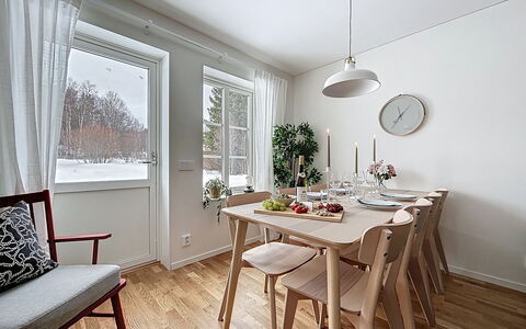 Svanhågna Gård: Bois, Chalet, Domicile, Maison, Toit, Siding, L'Hiver, Neige, Gelé, Pente