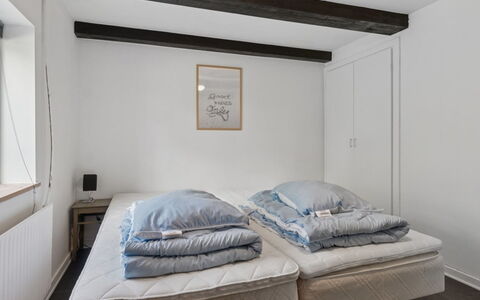 Hornbogi - 1Km from the Sea: Meubles, Chambre, Lit, Bois, Design Intérieur, Sol, Sol, Drap De Lit, Literie, Plafond