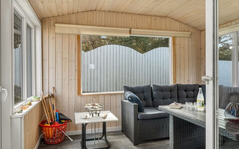 Thorsmod - 1.8Km from the Sea: Meubles, Bois, Design Intérieur, Sol, Sol, Chaise, Pièce, Plafond, Salon, Appartement