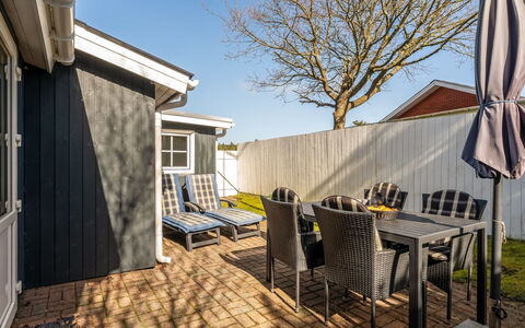 Thorsmod - 1.8Km from the Sea: Meubles, Bois, Design Intérieur, Sol, Sol, Chaise, Pièce, Plafond, Salon, Appartement