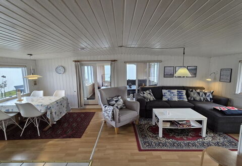 Thorsmod - 1.8Km from the Sea: Bois, Domicile, Salon, Chalet, Dur, Canapé, Tache De Bois, Table Basse, Parquet