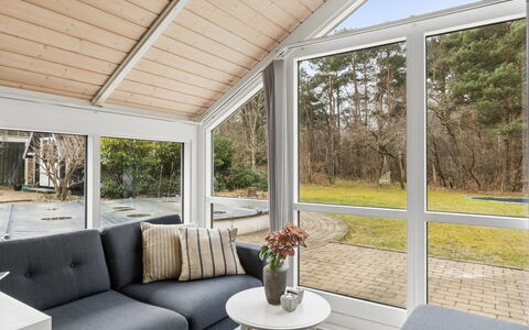 Saija - 2.1Km from the Sea: Design Intérieur, Canapé, Salon, Dur, Parquet, Table Basse, Chaise, Tache De Bois, Daylighting