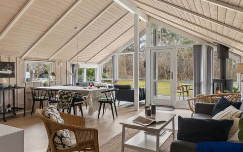 Saija - 2.1Km from the Sea: Meubles, Design Intérieur, Bois, Plafond, Chaise, Sol, Salon, Sol, Table Cuisine Et Salle A Manger, Parquet
