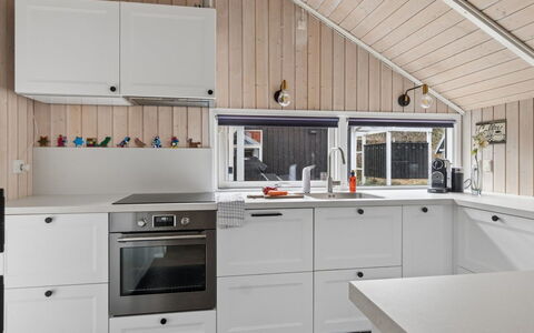 Saija - 2.1Km from the Sea: Cuisine, Bois, Comptoir, Design Intérieur, Cabinetry, Appareil De Cuisine, Sol, Plafond, Principaux Appliance, Domicile