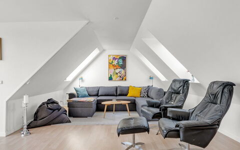 Angret - 380M from the Sea: Meubles, Design Intérieur, Sol, Bois, Sol, Canapé, Salon, Pièce, Éclairage, Domicile