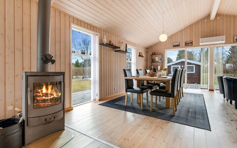 Vilhelm - 7.5Km from the Sea: Bois, Sol, Sol, Parquet, Meubles, Électroménager, Dur, Foyer, Salon, Revêtement De Sol Stratifié