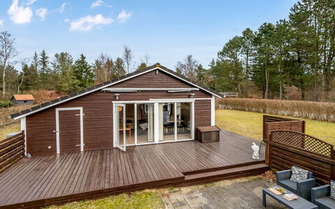 Vilhelm - 7.5Km from the Sea: Bois, Domicile, Toit, Chalet, Maison, Siding, Plate-Forme, Dur, Porte, Porche