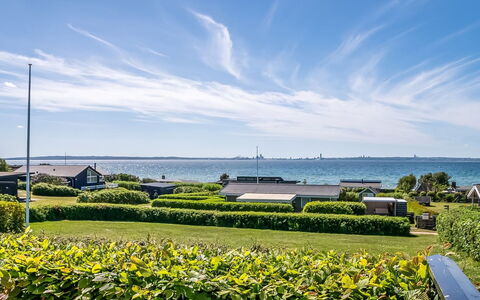 Gertina - 100M from the Sea: Horizon, Paysage, Côte, Mer, Cotiers Et Relief Océaniques, Océan, Rive, Aménagement Paysager, Pelouse, Baie
