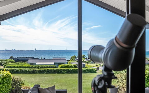 Gertina - 100M from the Sea: Domicile, Toit, Maison, Porte, Chalet, Ombre, Jardin, Couverture De Sol, Porche, Cour
