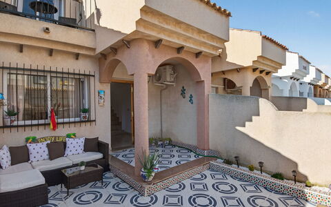 La Familia: Architecture, Ombre, Biens, Balcon, Cour, Hacienda, Conception, Structure En Plein Air, Villa, Colonne