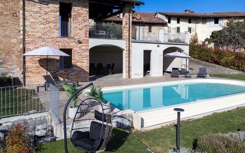 Nonna Maria del Pio: Zone Résidentielle, Domicile, Maison, Porte, Appartement, Banlieue, Balcon, Cour, Cour, Allée