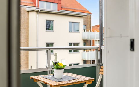 Alegränd: Zone Résidentielle, Domicile, Maison, Porte, Appartement, Banlieue, Balcon, Cour, Cour, Allée