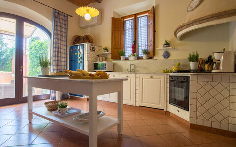 Villa Camelia: Meubles, Design Intérieur, Sol, Cuisine, Bois, Sol, Comptoir, Table, Domicile, Pièce