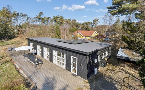 Svenja - 300M from the Sea: Plafond, Sol, Design Intérieur, Sol, Composite, Meubles, Recours, Hôtel, Conception, Daylighting