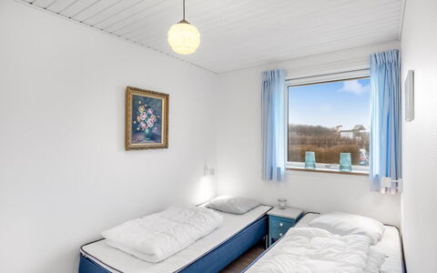 Heida - 1.5Km from the Sea: Chambre, Lit, Literie, Drap De Lit, Cadre De Lit, Matelas, Daylighting, Hôtel, Gelé, Dortoir