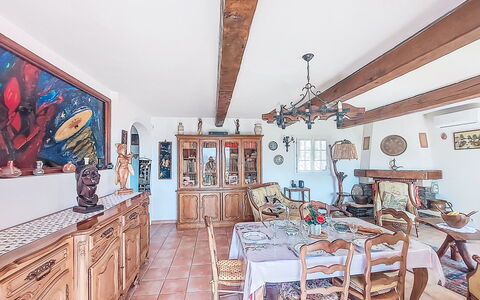 L'Argentière: Meubles, Design Intérieur, Sol, Bois, Chaise, Plafond, Salle À Manger, Sol, Table, Table Cuisine Et Salle A Manger