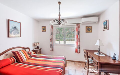 L'Argentière: Meubles, Design Intérieur, Lit, Sol, Chambre, Sol, Pièce, Plafond, Drap De Lit, Literie