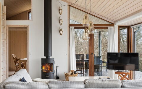 Heike - 650M from the Sea: Design Intérieur, Bois, Meubles, Sol, Plafond, Sol, Salon, Pièce, Éclairage, Domicile