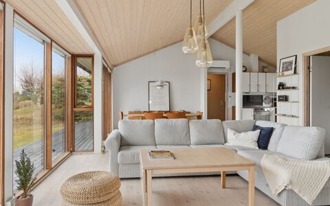 Heike - 650M from the Sea: Bois, Sol, Plafond, Design Intérieur, Sol, Meubles, Domicile, Salon, Parquet, Canapé