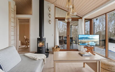 Heike - 650M from the Sea: Design Intérieur, Sol, Meubles, Sol, Bois, Plafond, Salon, Pièce, Parquet, Éclairage