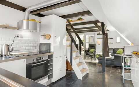 Reika - 500M from the Sea: Sol, Design Intérieur, Cuisine, Plafond, Meubles, Sol, Appartement, Comptoir, Pièce, Chaise