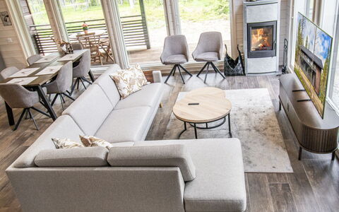 Villa Lumo: Domicile, Meubles, Salon, Canapé, Appartement, Parquet, Chaise, Table Basse