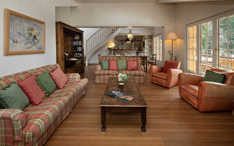 Elif 5: Meubles, Design Intérieur, Canapé, Sol, Sol, Parquet, Salon, Bois, Plafond, Table