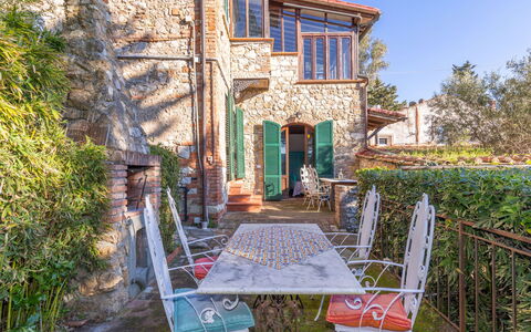 Rosignano Marittimo 13: Meubles, Appartement, Domicile, Balcon, Tache De Bois, Ombre, Chaise, Eco Hôtel, Mobilier De Jardin, Plante D'Appartement