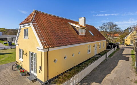 Etje - 650M from the Sea: Meubles, Bois, Design Intérieur, Sol, Sol, Chaise, Pièce, Plafond, Salon, Appartement