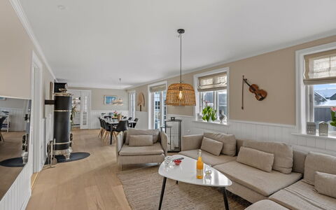 Etje - 650M from the Sea: Meubles, Bois, Design Intérieur, Sol, Sol, Chaise, Pièce, Plafond, Salon, Appartement