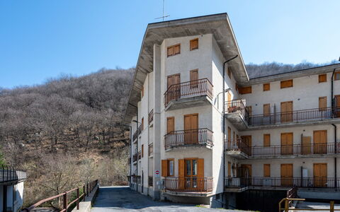 Ai Piedi del Monte: Établissements Humains, Appartement, Balcon, Village De Montagne
