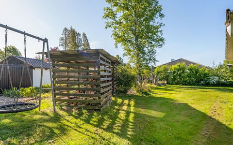 Stefana - from the Sea: Herbe, Jardin, Arbuste, Lot Terre, Pelouse, Ombre, Arrière-Cour, Couverture De Sol, Cour