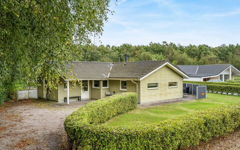 Erikka - 40Km from the Sea: Meubles, Bois, Design Intérieur, Sol, Sol, Chaise, Pièce, Plafond, Salon, Appartement