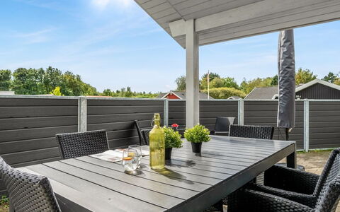 Erikka - 40Km from the Sea: Meubles, Bois, Design Intérieur, Sol, Sol, Chaise, Pièce, Plafond, Salon, Appartement