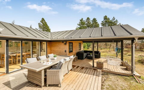 Anu - 2Km to the Fjord: Meubles, Bois, Design Intérieur, Sol, Sol, Chaise, Pièce, Plafond, Salon, Appartement