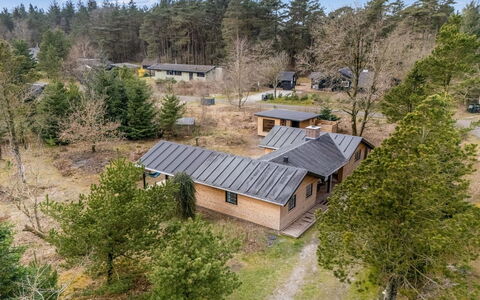 Anu - 2Km to the Fjord: Arbre, Maison, Domicile, Toit, Chalet, Lot Terre, Zone Rurale, Établissements Humains, Biens, Ferme
