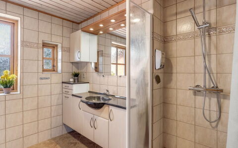 Elza - 700M from the Sea: Luminaire Plomberie, Sol, Design Intérieur, Évier, Robinet, Sol, Salle De Bains, Lavabo, Plomberie, Plafond