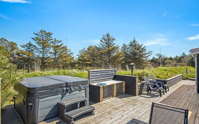 Anemette - 400M from the Sea