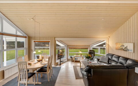 Aswaldi - 1.5Km from the Sea: Bois, Plafond, Design Intérieur, Sol, Sol, Parquet, Canapé, Salon, Meubles, Pièce
