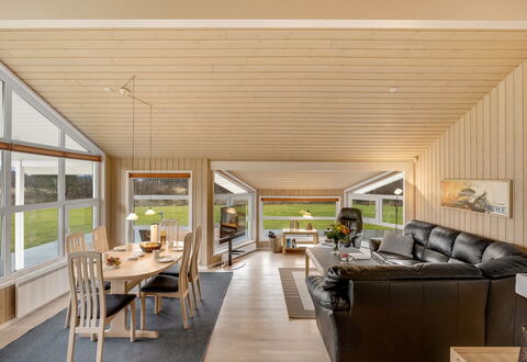 Aswaldi - 1.5Km from the Sea: Bois, Plafond, Design Intérieur, Sol, Sol, Parquet, Canapé, Salon, Meubles, Pièce