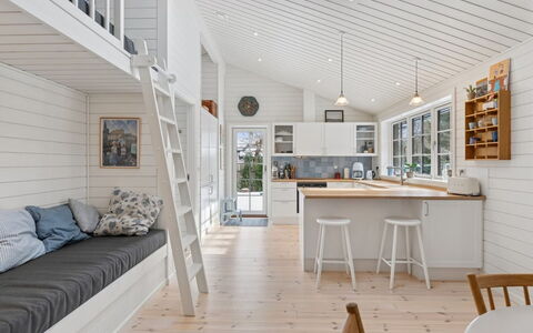 Hoat - 250M from the Sea: Bois, Sol, Sol, Design Intérieur, Plafond, Parquet, Domicile, Meubles, Cuisine, Porte