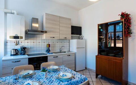 Dimora Storica: Appartement, Condominium, L'Hiver, Village De Montagne, Neige