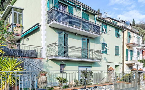 Canepa: Appartement, Condominium, L'Hiver, Village De Montagne, Neige