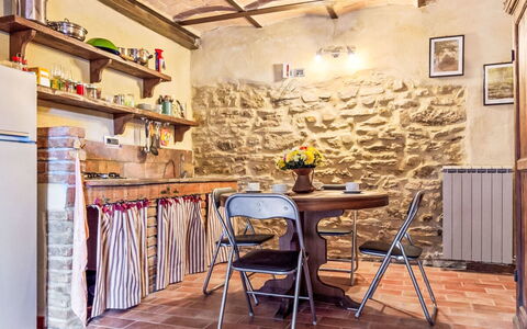 Ginestra: Meubles, Design Intérieur, Bois, Sol, Sol, Pièce, Éclairage, Plafond, Table, Cuisine