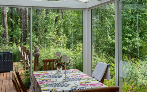 Aurinko Vanaja: Meubles, Chaise, Table, Ombre, Mobilier De Jardin, Tableau De Plein Air, Verre, Table Cuisine Et Salle A Manger, Structure En Plein Air, Jardin
