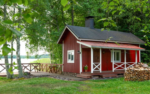 Aurinko Vanaja: Arbre, Bois, Chalet, Toit, Zone Rurale, Batiments Jardin, Cabanon, Dur, Porche