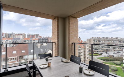 Parkville with Parking & Terrace